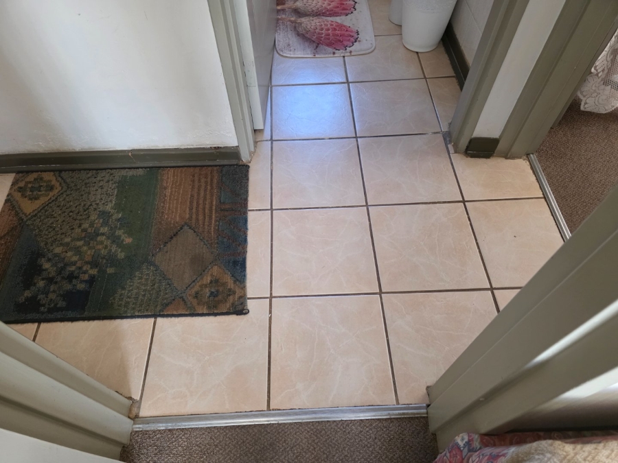 2 Bedroom Property for Sale in Langenhovenpark Free State